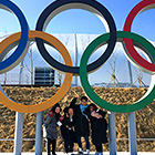 平昌オリンピックに行った際の写真です。リュージュという競技を見ました。テレビで観るのと実際に会場で観戦するオリンピックは、全然熱気が違いました。凍えるくらい寒かったですが、寒さを忘れるほどでした。とても貴重な経験です。